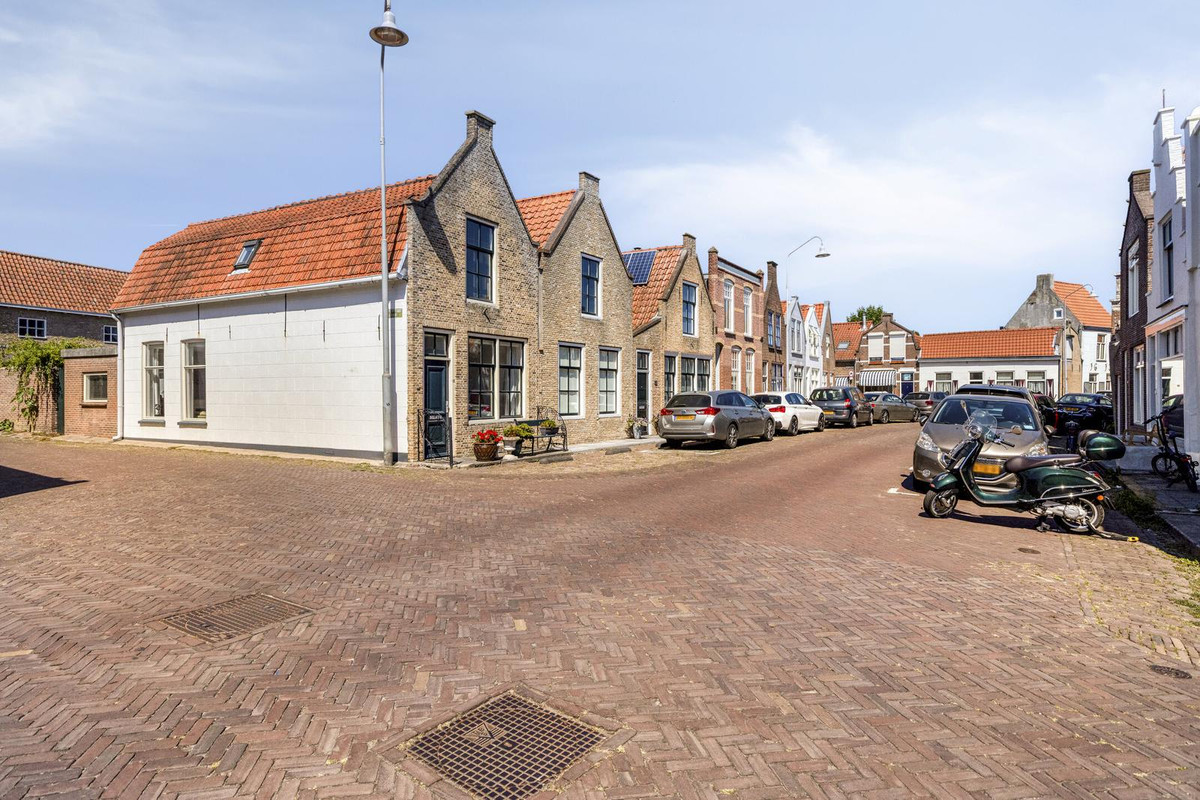 Tussenwoning te koop: Breedstraat 18, Zierikzee
