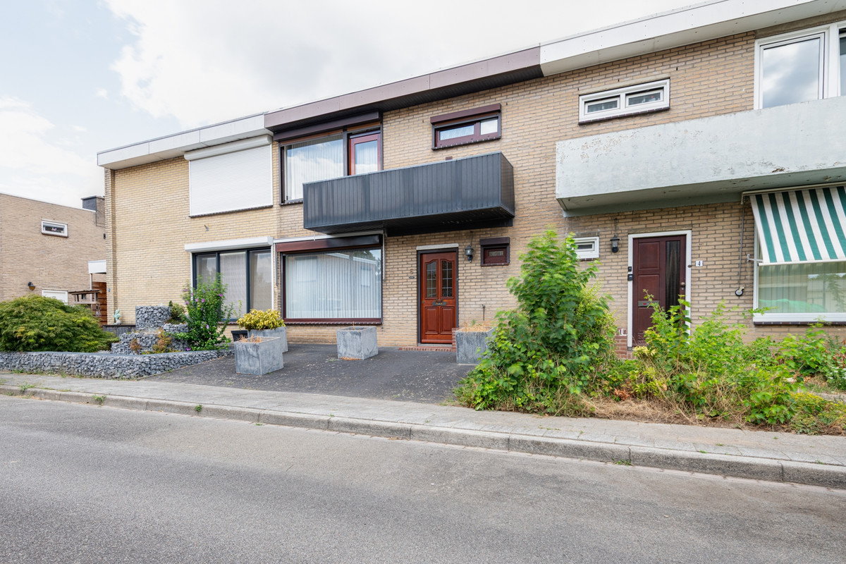 Tussenwoning te koop: Lisztstraat 6, Geleen