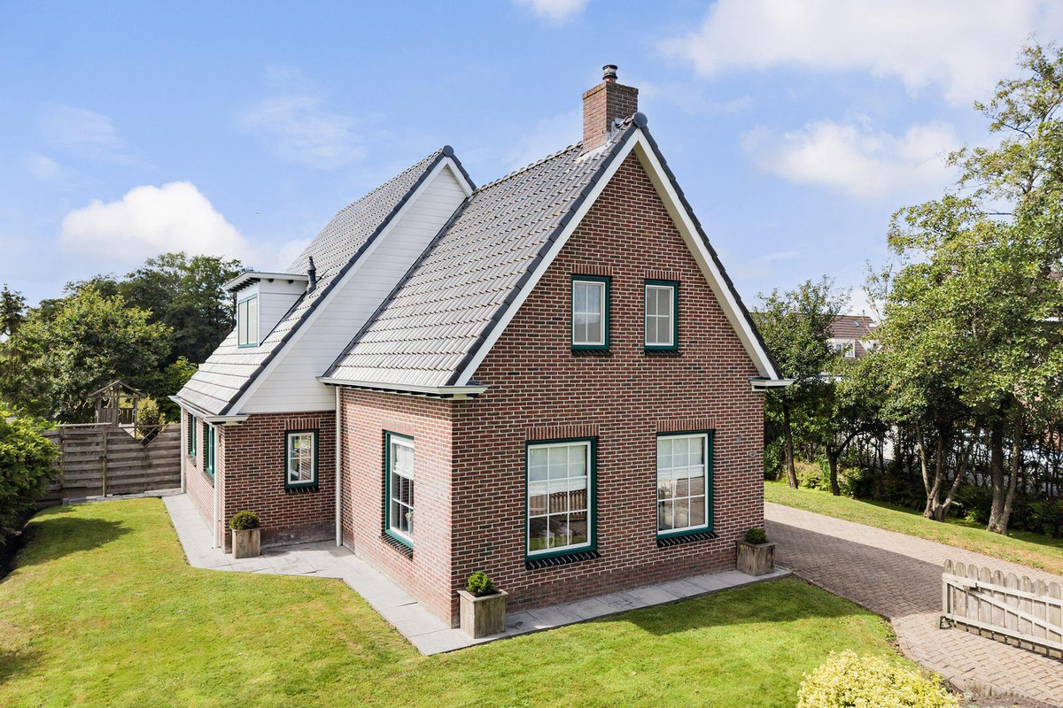 Vrijstaande woning te koop: Ds. Feitsmawei 48, Broeksterwâld