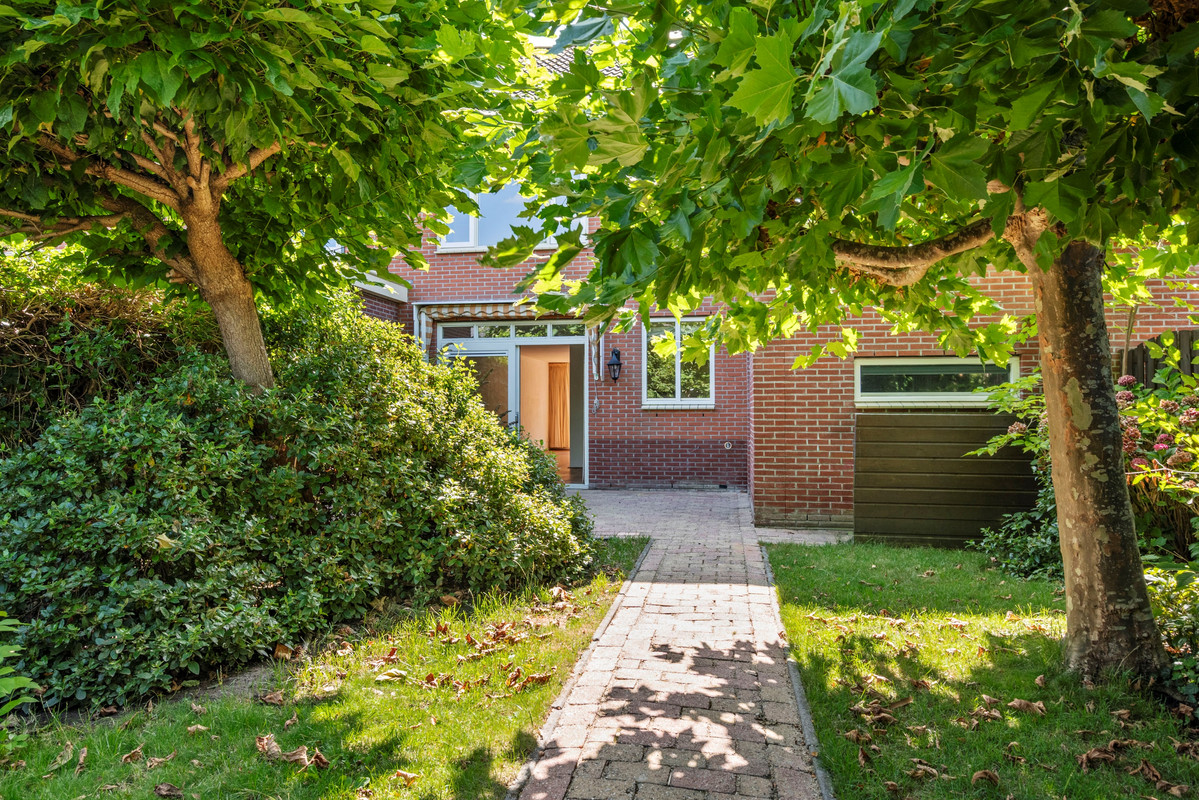 Tussenwoning te koop: Laan Van Norma 133, Nieuw-Vennep