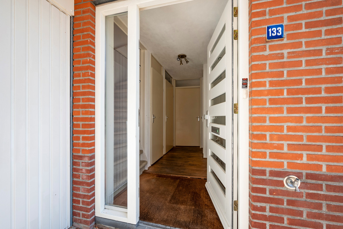 Tussenwoning te koop: Laan Van Norma 133, Nieuw-Vennep