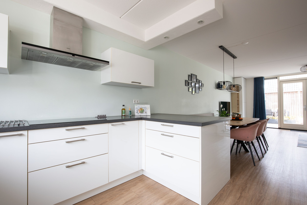 Tussenwoning te koop: Heemstede 240, Amstelveen