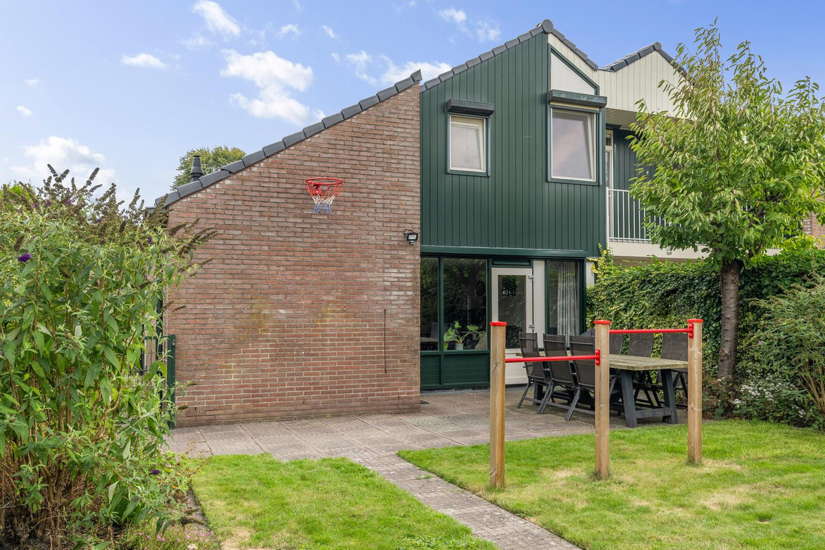 Twee-onder-één-kap te koop: De Krumpel 6, Schoonebeek