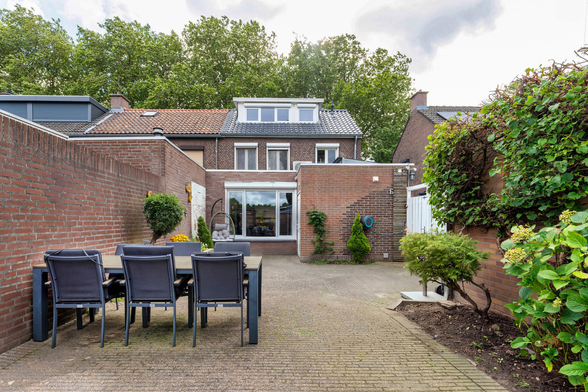 Hoekwoning te koop: Anemonenstraat 9, Geleen