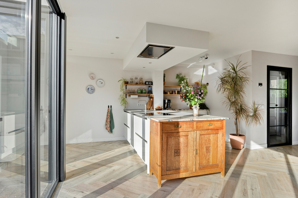 Hoekwoning te koop: Charlotte de Bourbonstraat 26, Leiderdorp