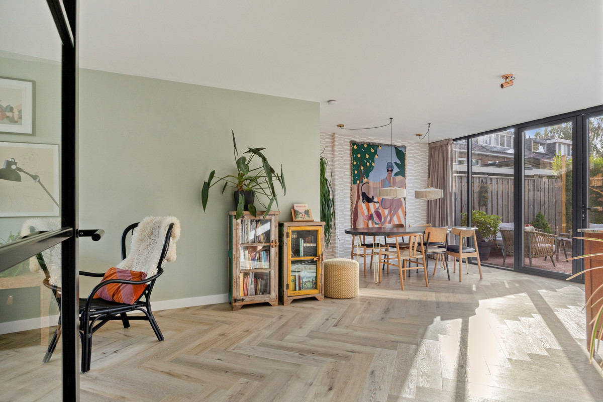 Hoekwoning te koop: Charlotte de Bourbonstraat 26, Leiderdorp