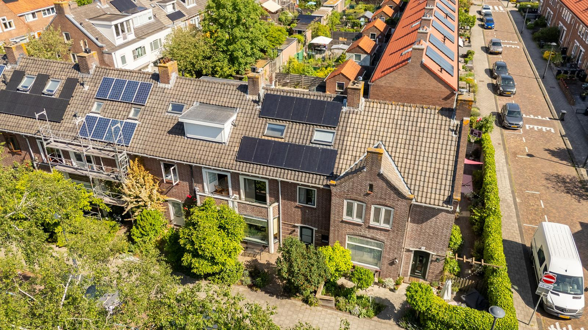 Tussenwoning te koop: Burgemeester van Tienenweg 23, Diemen