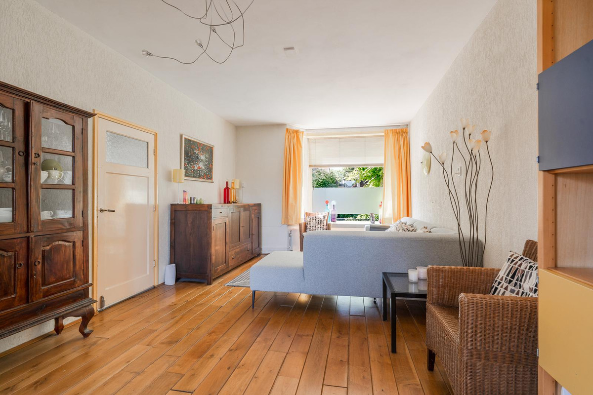 Tussenwoning te koop: Burgemeester van Tienenweg 23, Diemen