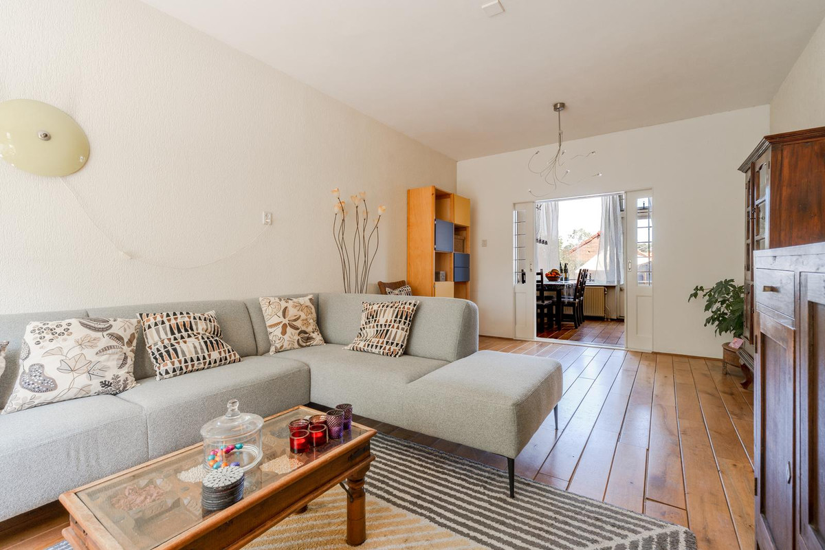 Tussenwoning te koop: Burgemeester van Tienenweg 23, Diemen