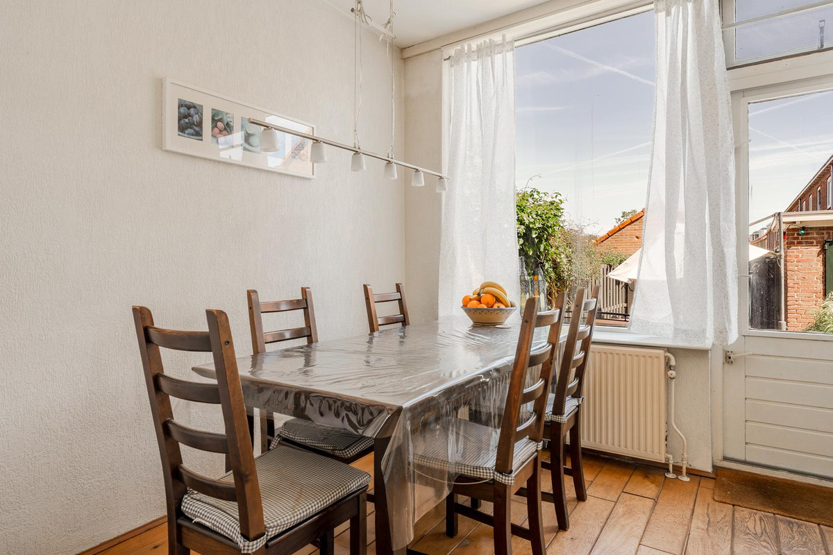 Tussenwoning te koop: Burgemeester van Tienenweg 23, Diemen