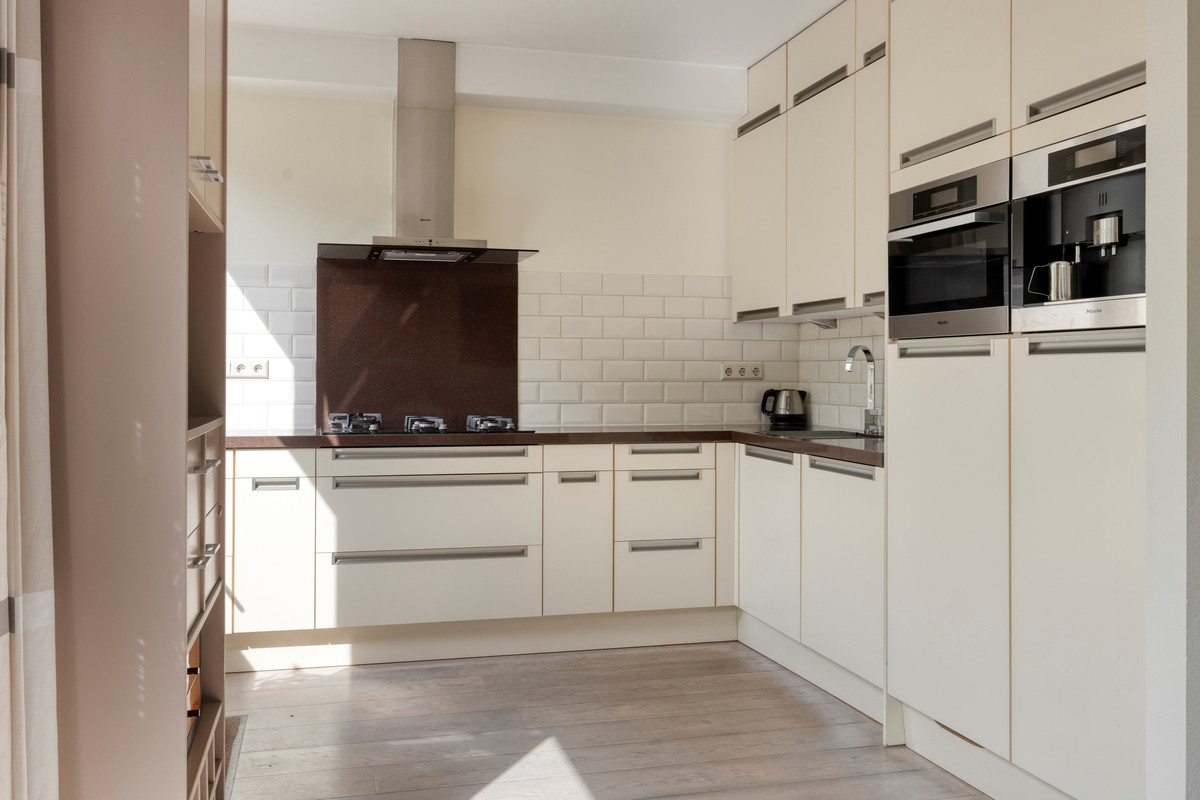 Tussenwoning te koop: Rozenlaan 4, Oegstgeest