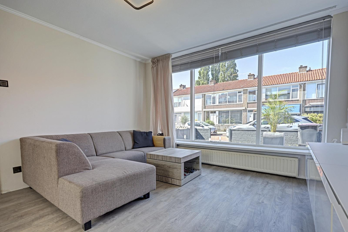 Hoekwoning te koop: Multatulistraat 1, Spijkenisse