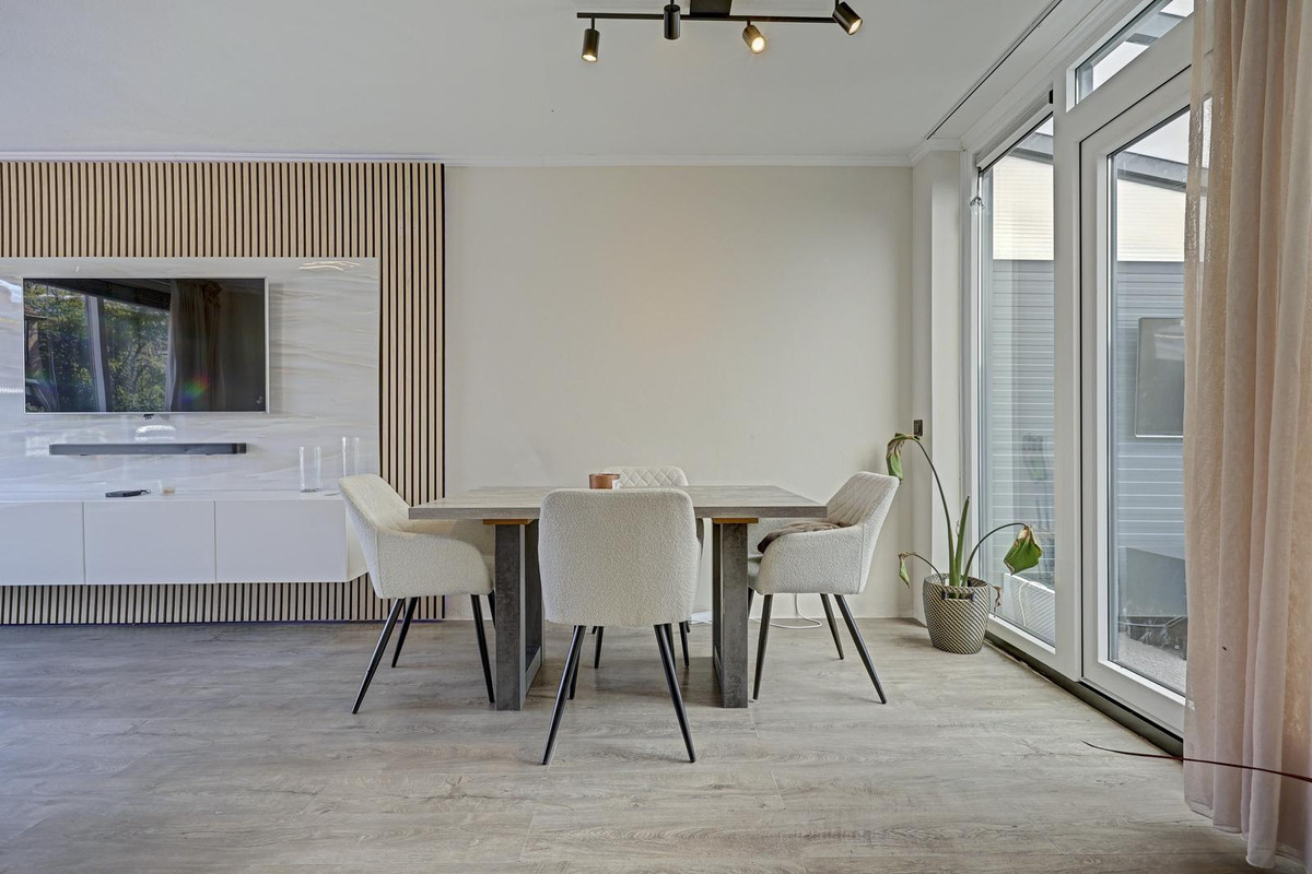 Hoekwoning te koop: Multatulistraat 1, Spijkenisse
