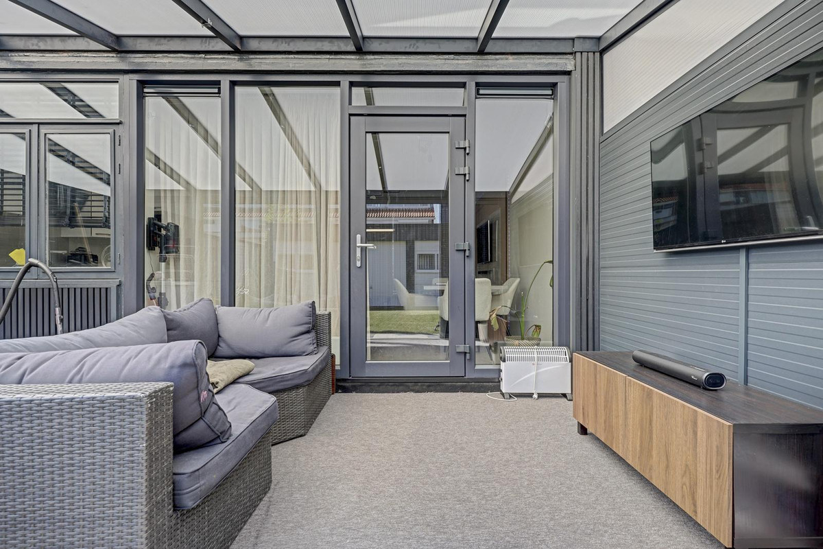 Hoekwoning te koop: Multatulistraat 1, Spijkenisse