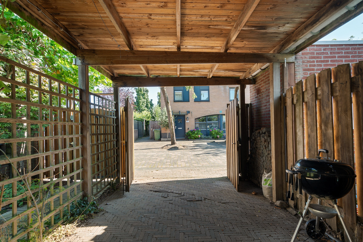 Tussenwoning te koop: Het Kasteel 270, Apeldoorn