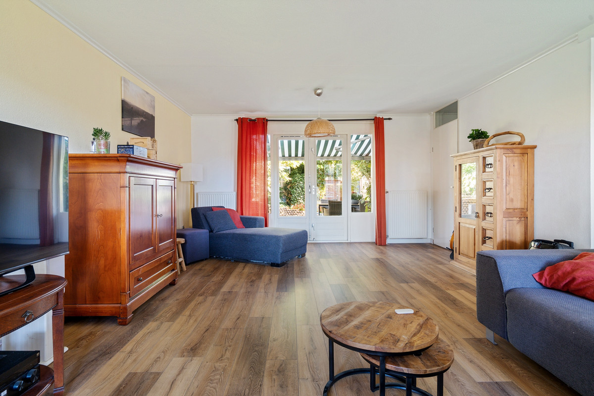Tussenwoning te koop: Het Kasteel 270, Apeldoorn