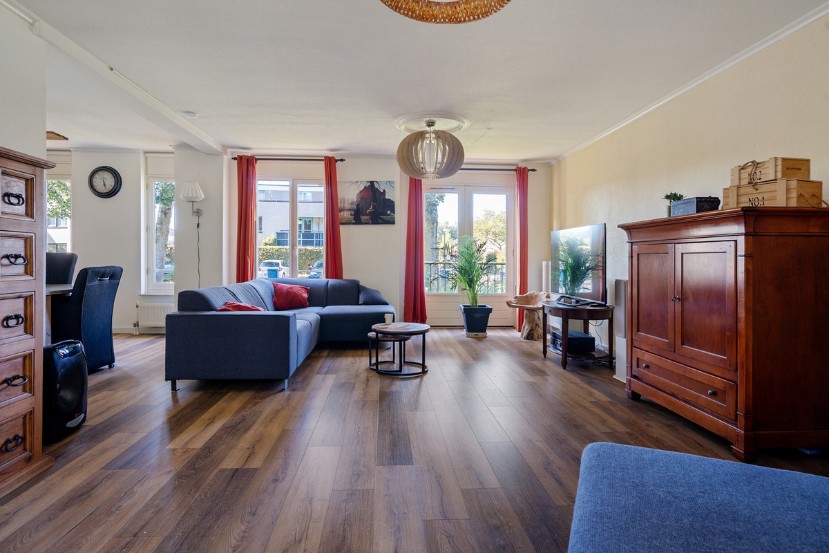 Tussenwoning te koop: Het Kasteel 270, Apeldoorn