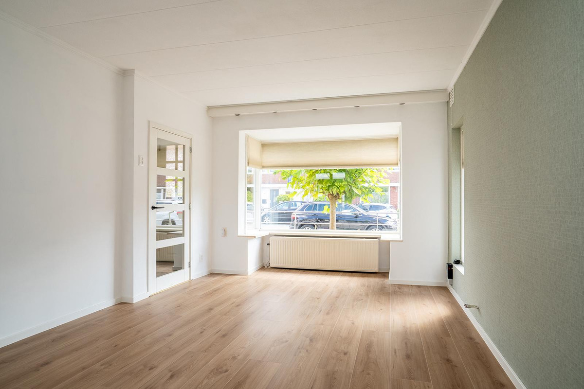 Twee-onder-één-kap te koop: Elferinksweg 50, Enschede