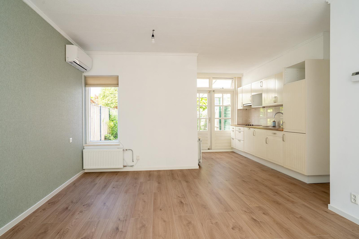 Twee-onder-één-kap te koop: Elferinksweg 50, Enschede