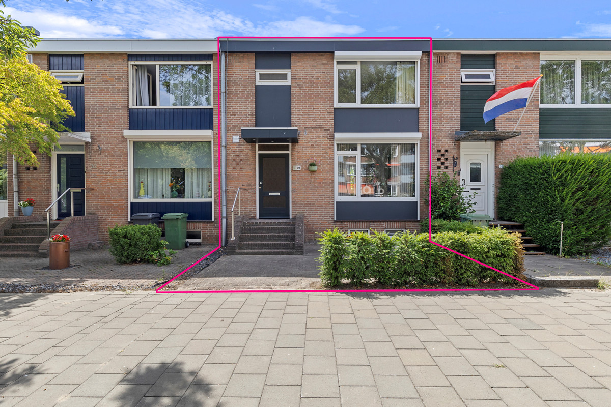 Tussenwoning te koop: Bisschop Schrijnenstraat 30, Venlo