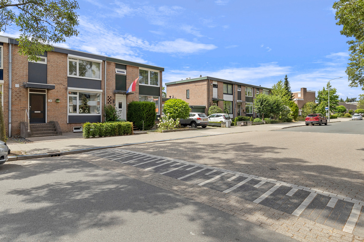 Tussenwoning te koop: Bisschop Schrijnenstraat 30, Venlo