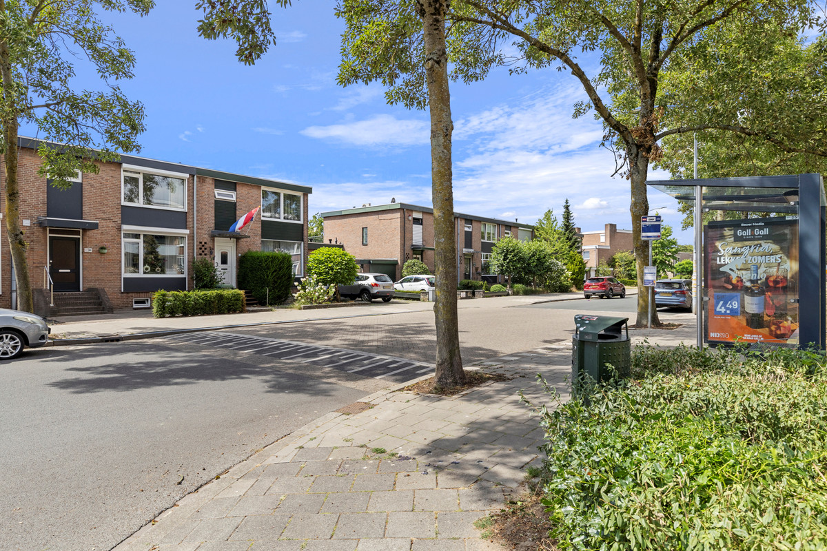 Tussenwoning te koop: Bisschop Schrijnenstraat 30, Venlo