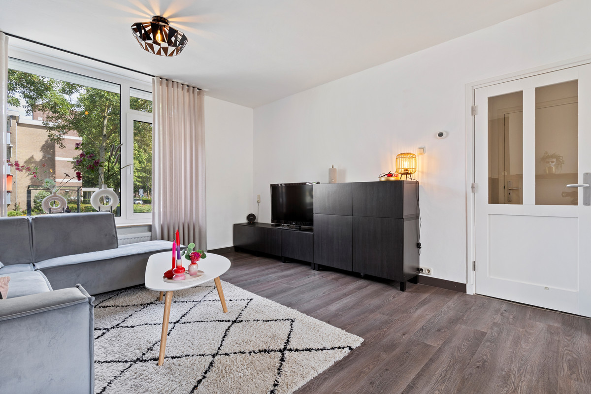 Tussenwoning te koop: Bisschop Schrijnenstraat 30, Venlo
