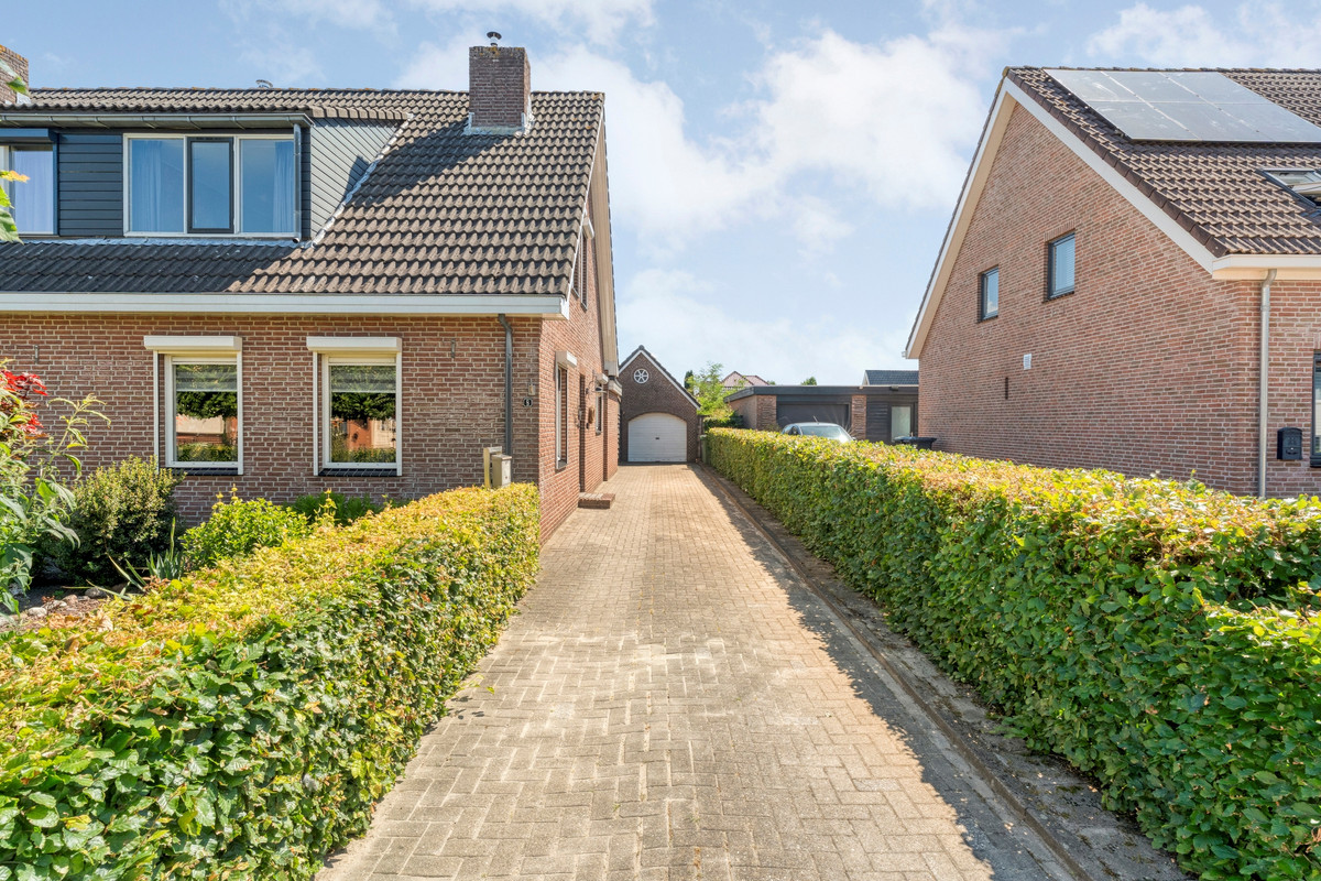 Twee-onder-één-kap te koop: Posthoorn 8, Barger-Compascuum