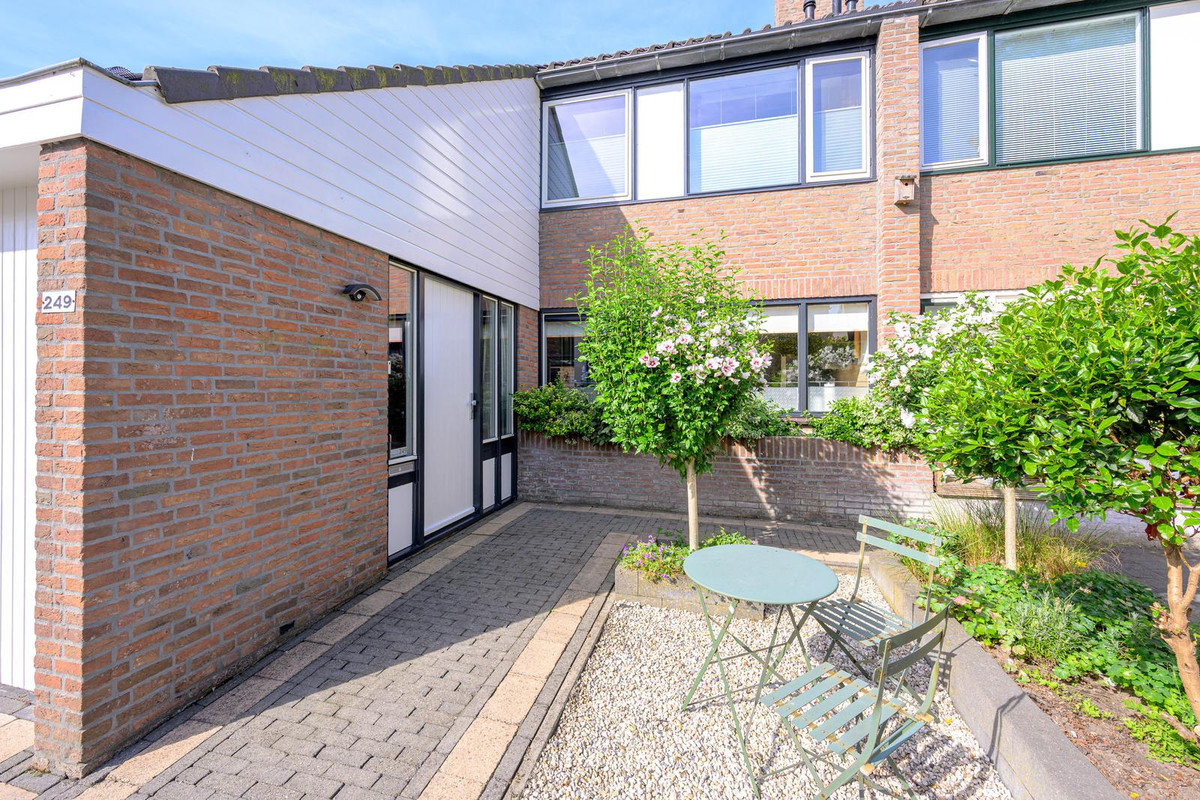 Hoekwoning te koop: Langeweide 249, Zuid-Scharwoude