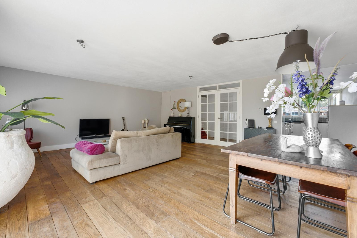 Tussenwoning te koop: W. Plokkerstraat 36, Spijkenisse