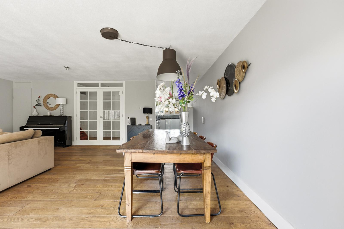 Tussenwoning te koop: W. Plokkerstraat 36, Spijkenisse