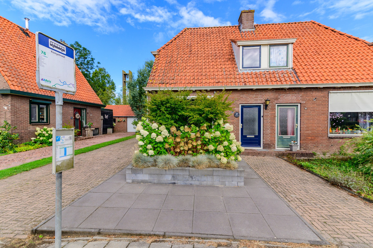 Twee-onder-één-kap te koop: Hoofdstraat 57, Ossenzijl