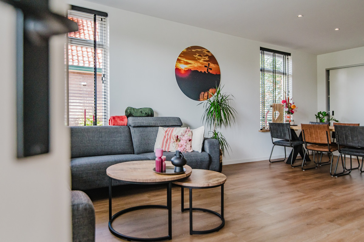 Twee-onder-één-kap te koop: Hoofdstraat 57, Ossenzijl