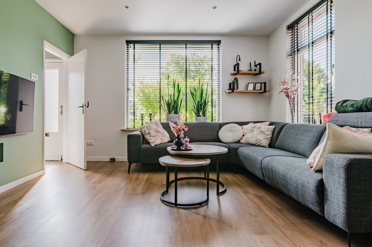 Twee-onder-één-kap te koop: Hoofdstraat 57, Ossenzijl