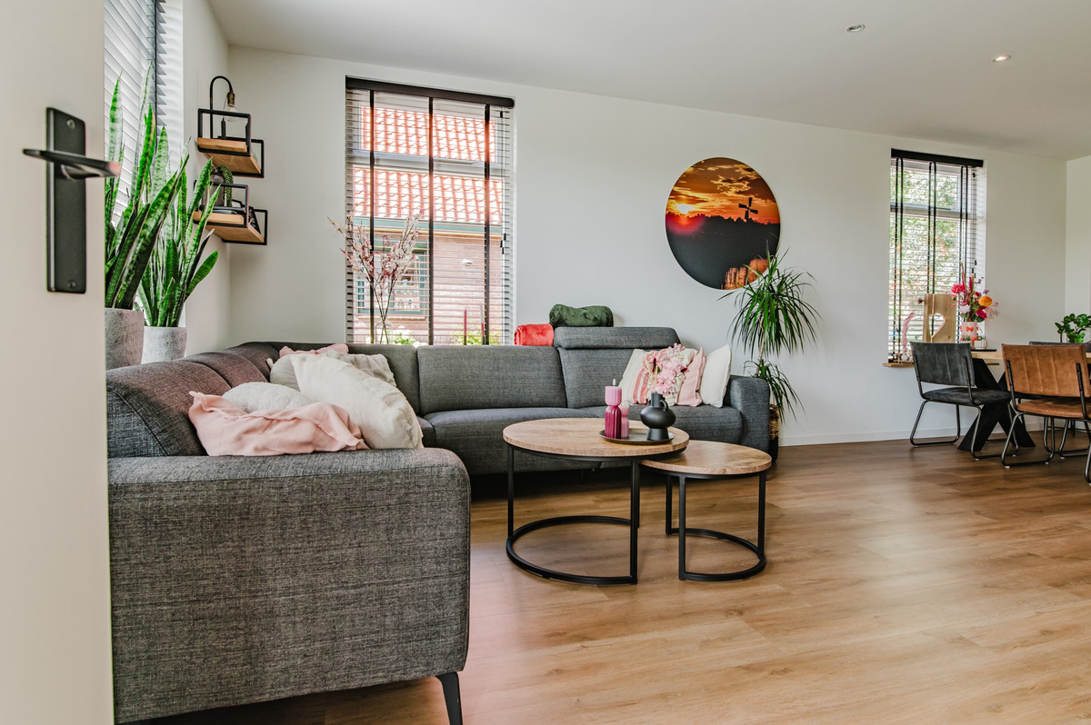 Twee-onder-één-kap te koop: Hoofdstraat 57, Ossenzijl