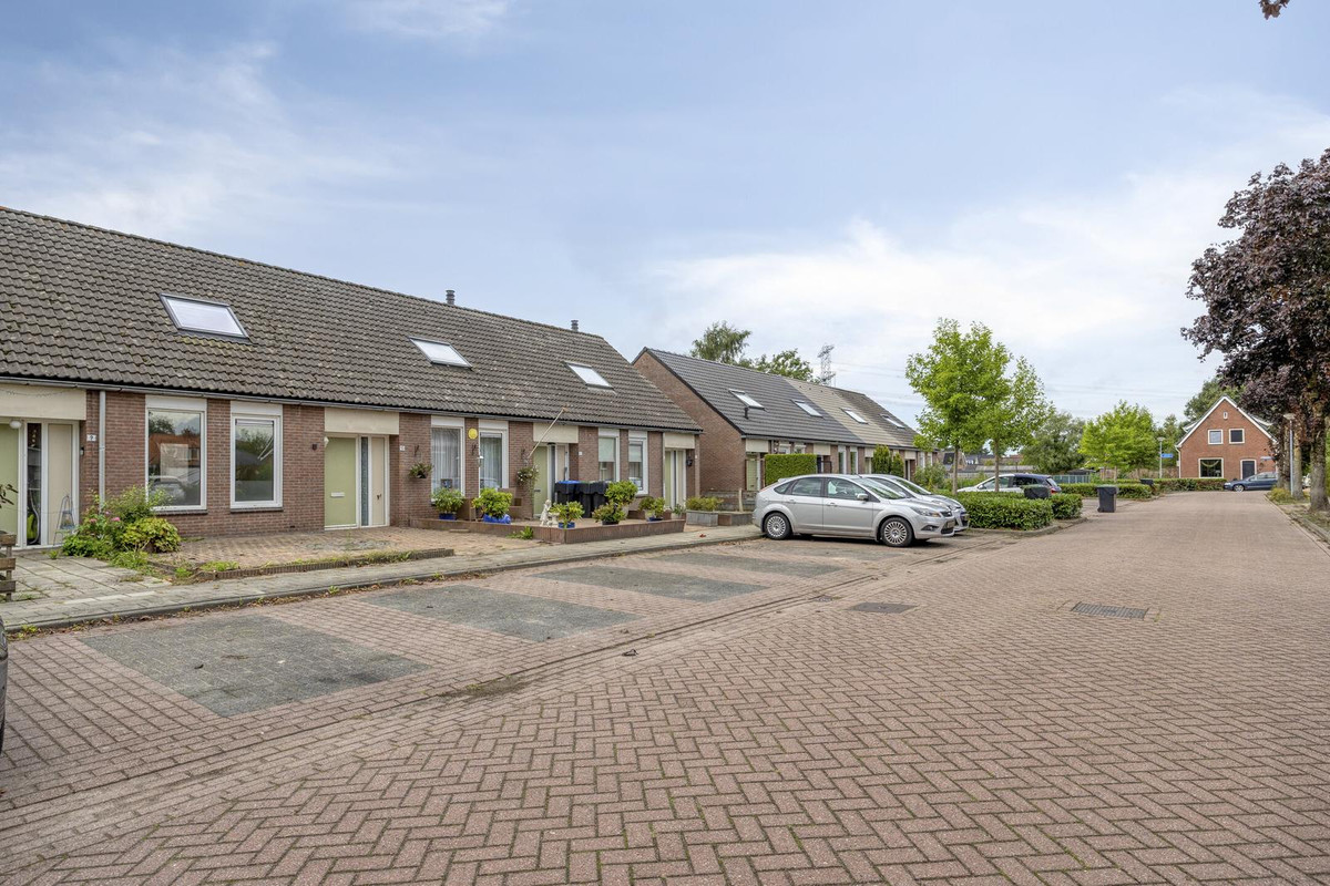 Tussenwoning te koop: Harm van der Laanweg 10, Nieuwe Pekela
