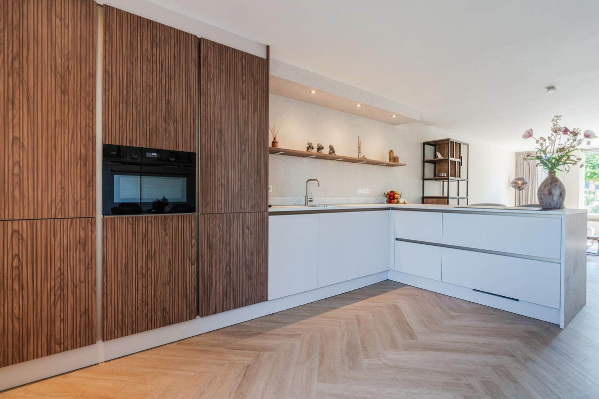 Tussenwoning te koop: De Wezeboom 18, Hoogeveen