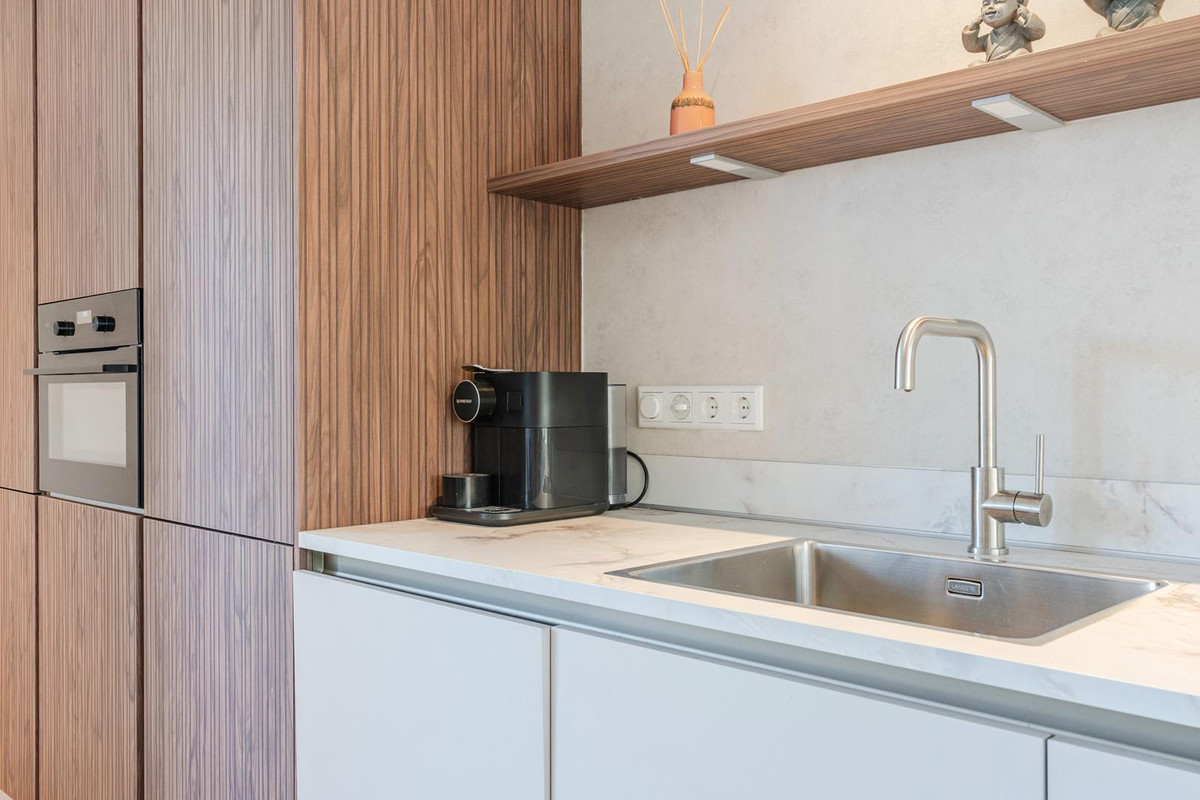 Tussenwoning te koop: De Wezeboom 18, Hoogeveen