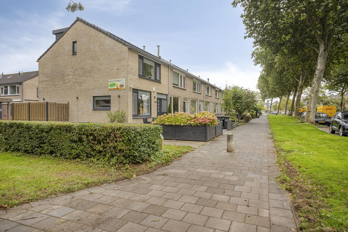 Hoekwoning te koop: De Jagerweg 185, Dordrecht