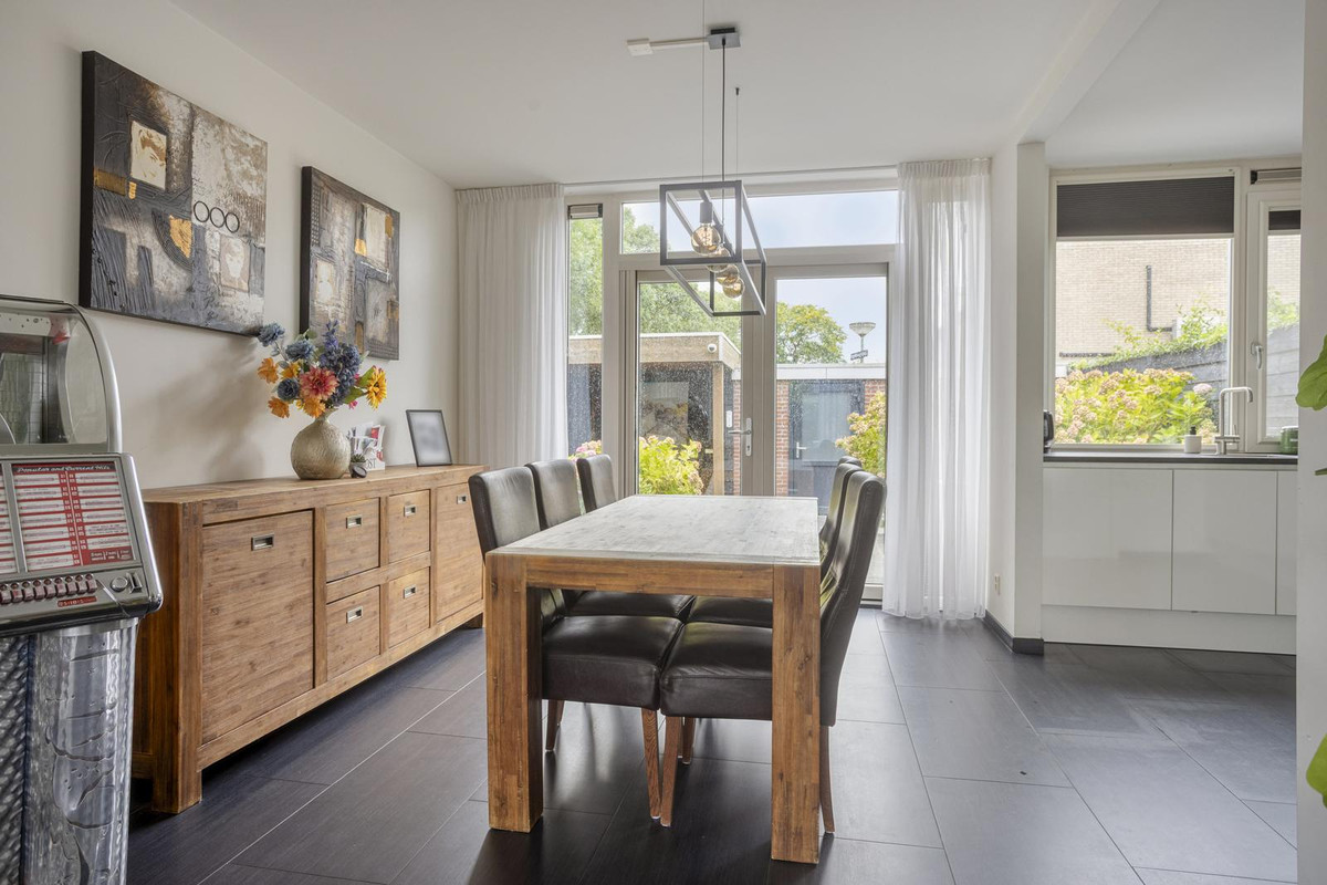 Hoekwoning te koop: De Jagerweg 185, Dordrecht