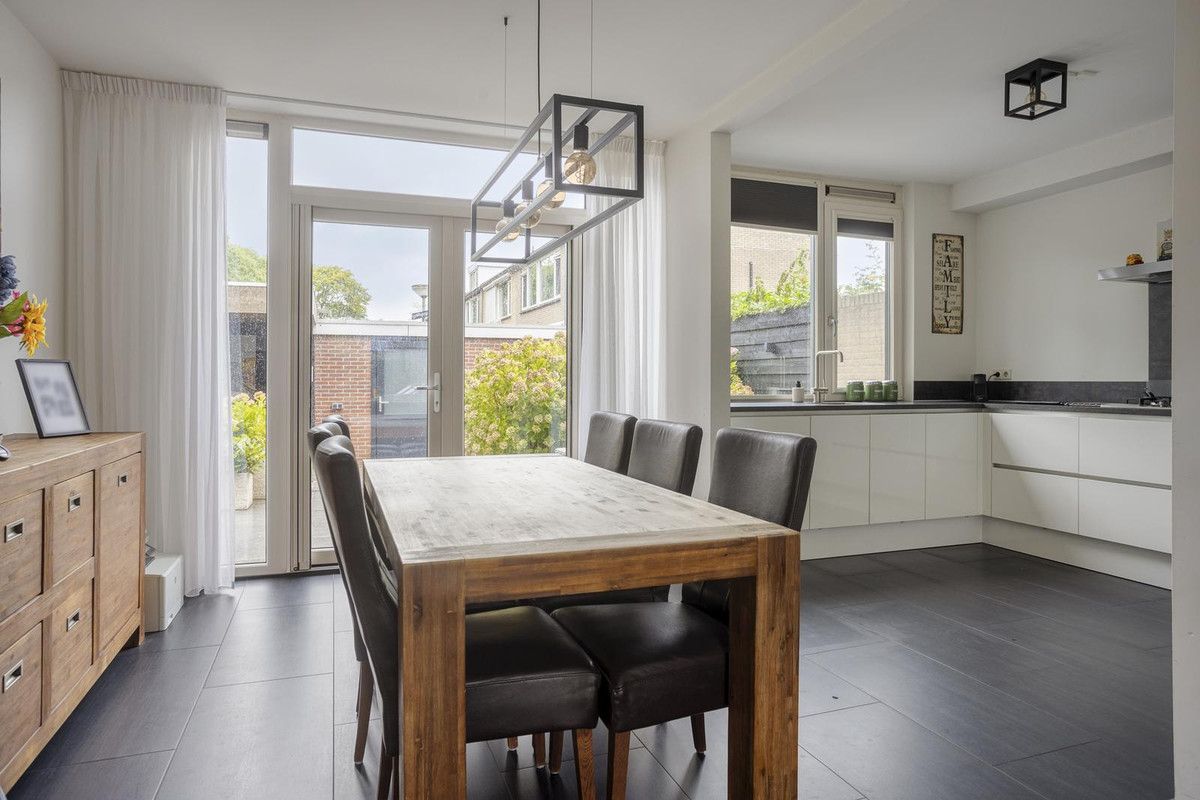 Hoekwoning te koop: De Jagerweg 185, Dordrecht
