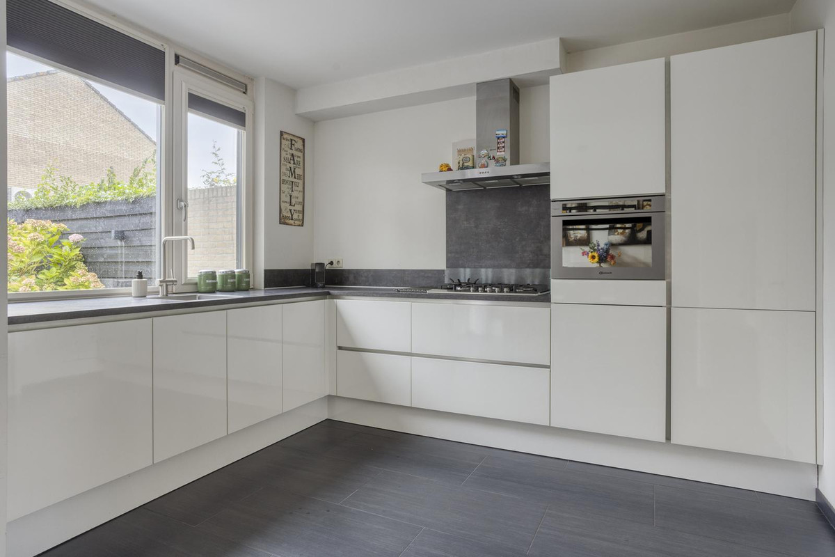 Hoekwoning te koop: De Jagerweg 185, Dordrecht