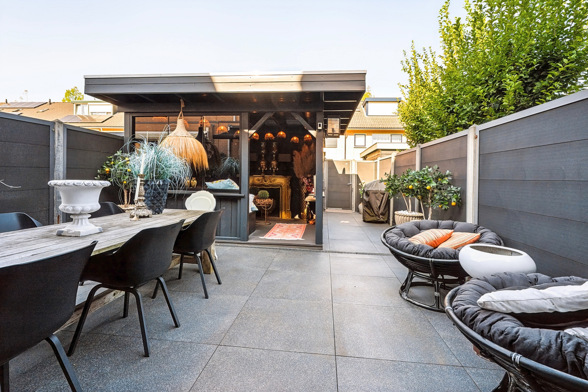 Tussenwoning te koop: Van Eesterenveld 3, Barendrecht