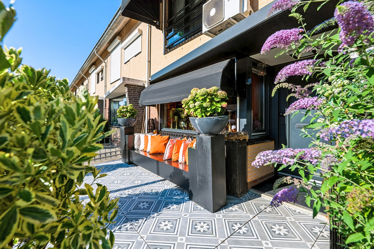 Tussenwoning te koop: Van Eesterenveld 3, Barendrecht