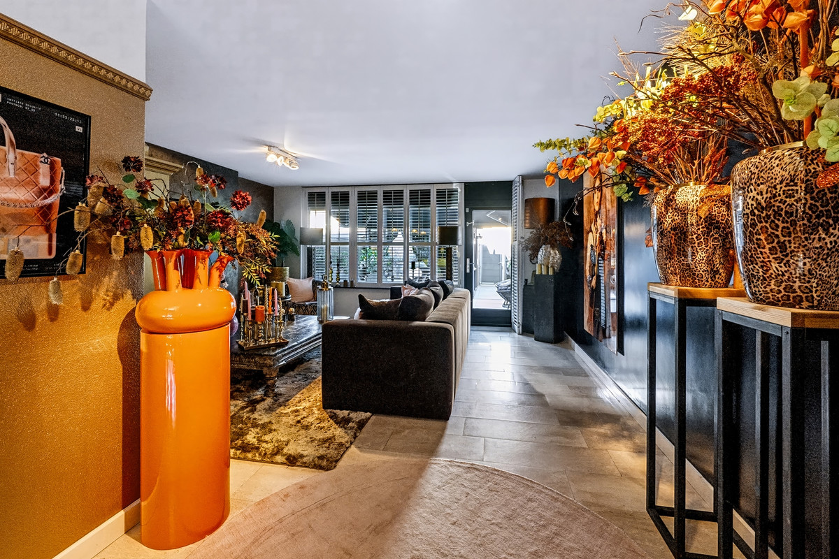 Tussenwoning te koop: Van Eesterenveld 3, Barendrecht