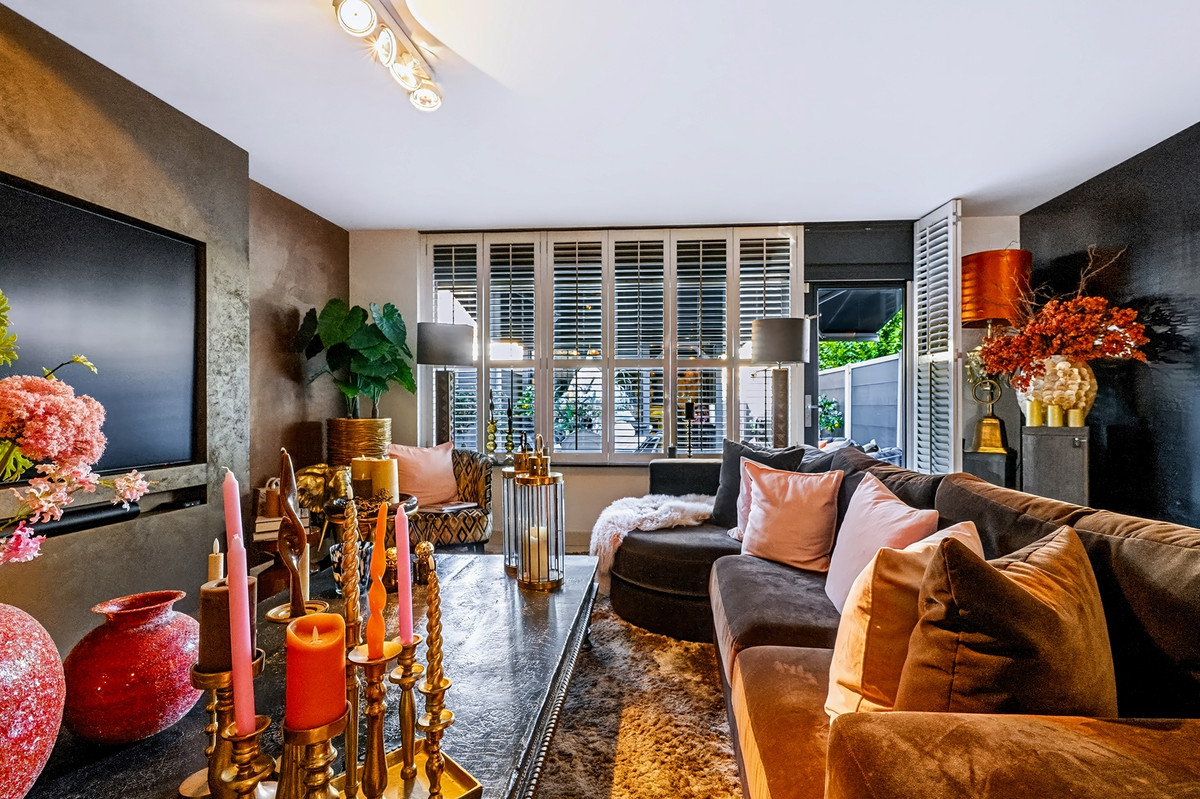 Tussenwoning te koop: Van Eesterenveld 3, Barendrecht