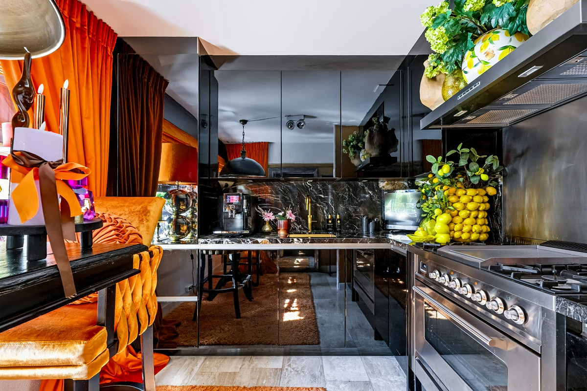 Tussenwoning te koop: Van Eesterenveld 3, Barendrecht