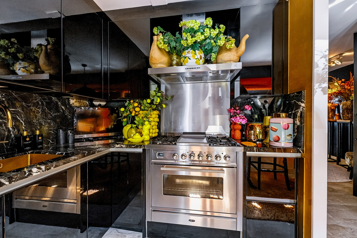 Tussenwoning te koop: Van Eesterenveld 3, Barendrecht