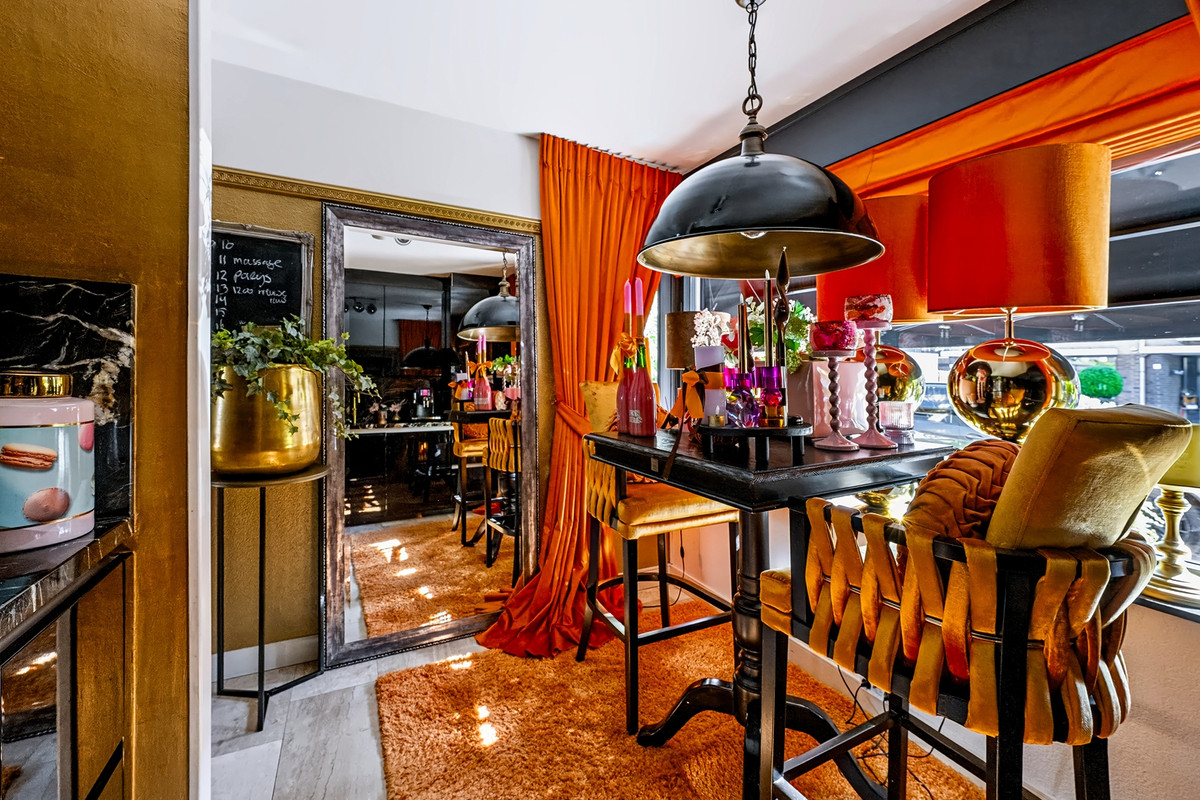 Tussenwoning te koop: Van Eesterenveld 3, Barendrecht