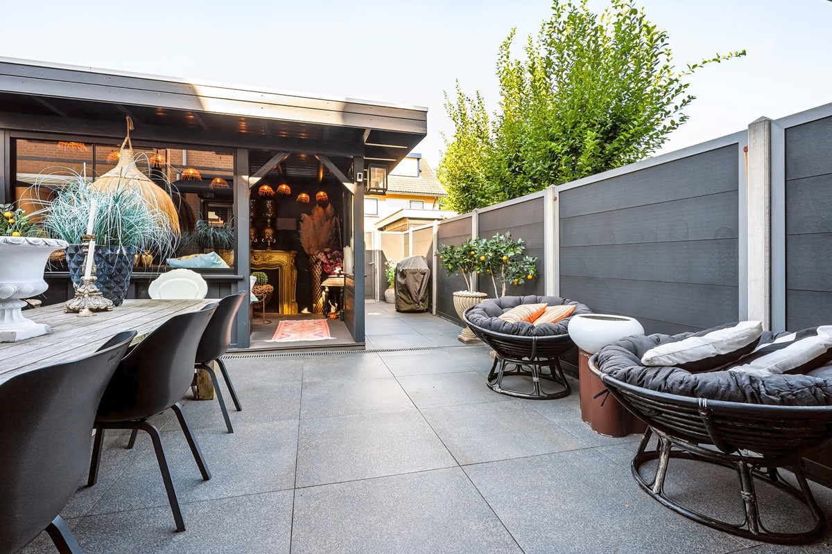 Tussenwoning te koop: Van Eesterenveld 3, Barendrecht